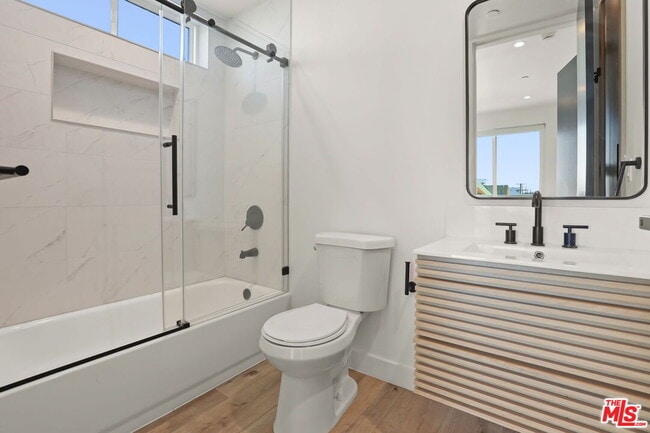 Building Photo - 1520 Magnolia Ave