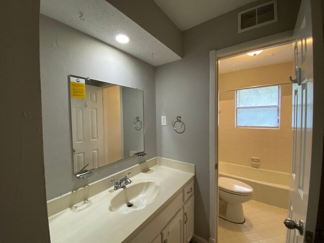 Building Photo - 6036 Williams Cove