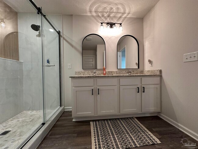 Building Photo - 4014 Whitetail Ln