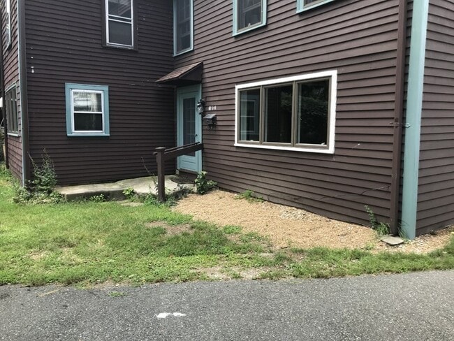 Building Photo - 25 1/2 King St