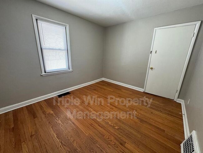 Building Photo - 6905 Woodrow Ave
