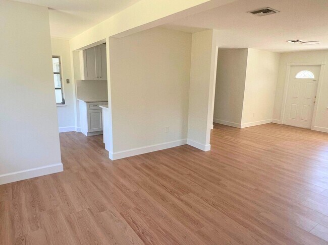 Building Photo - 4787 Tortuga Dr