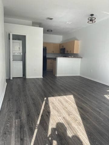 Building Photo - 317 Port Pleasant Dr