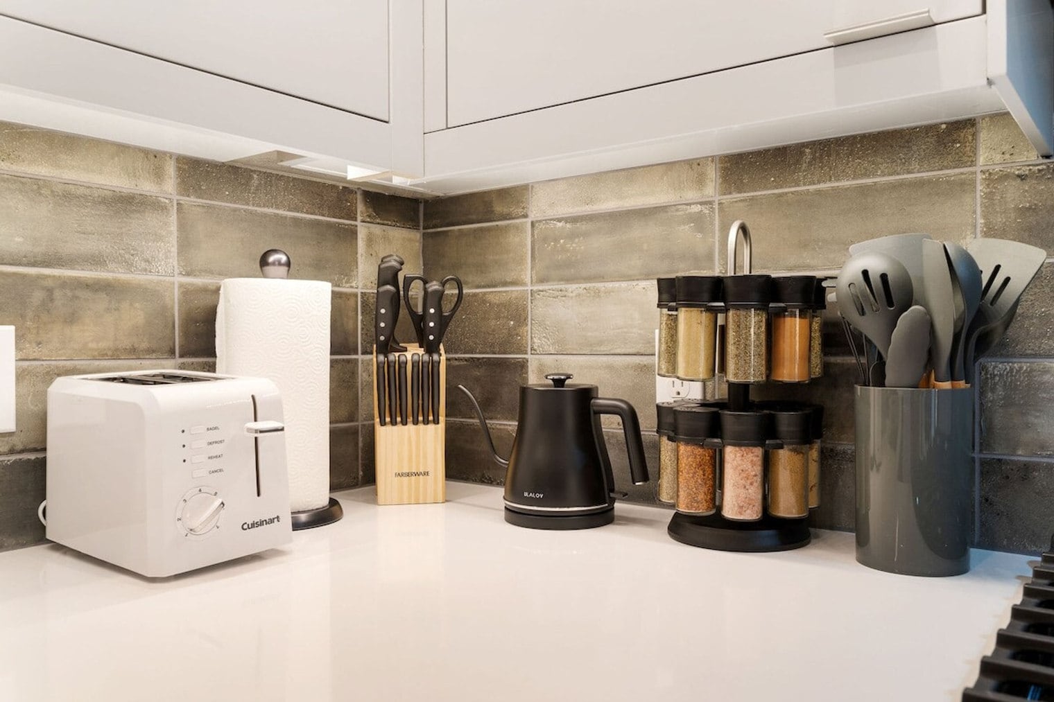 Building Photo - 4424 Burke Ave N