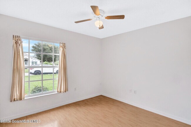 Building Photo - 958 Pine Creek Cir NE