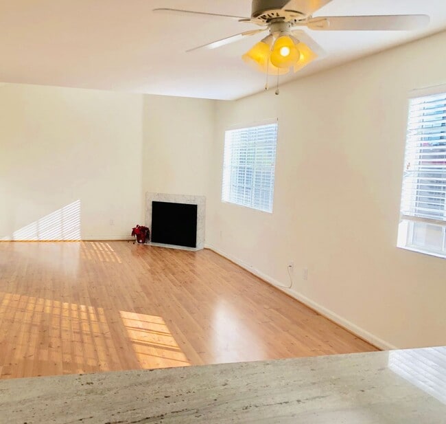 Building Photo - Beautiful 2 bedroom 2 bath Home!!!!