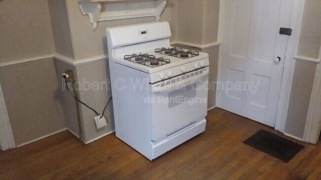 Building Photo - 111 S Main St