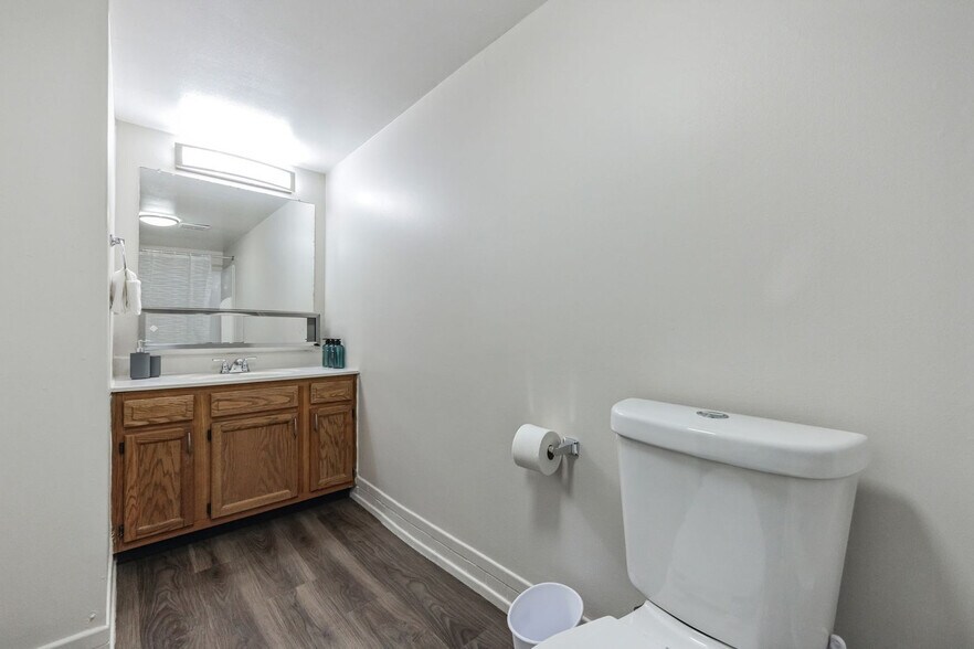 Building Photo - 1301 Wharton Dr