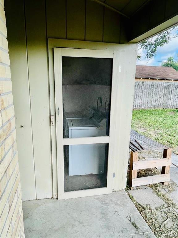 Building Photo - 17 Vine Ave