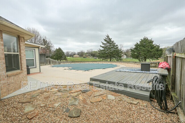 Building Photo - 57 Taylor Dr