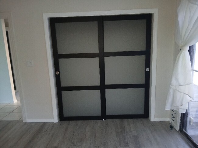 Building Photo - 6100-6104 4th Ave S