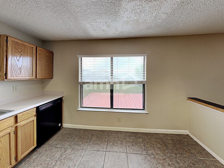 Building Photo - 6678 Snow Meadow Dr