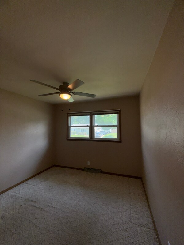 Building Photo - 3624 Bel Air Dr SE