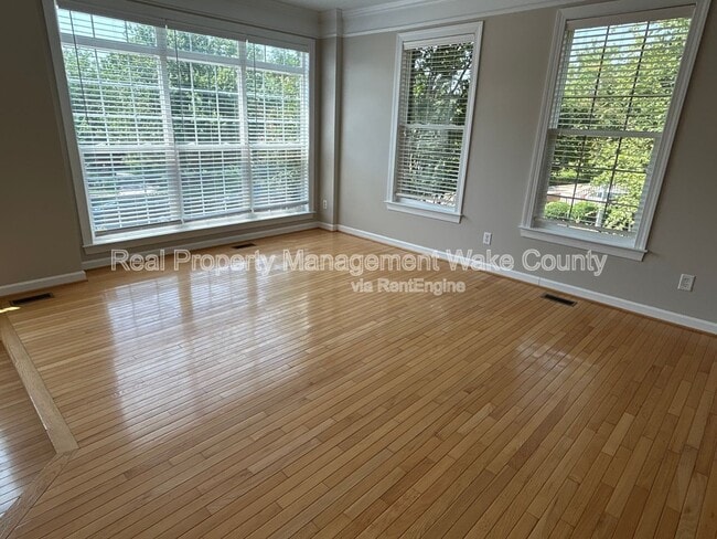 Building Photo - 1100 Kirkeenan Cir