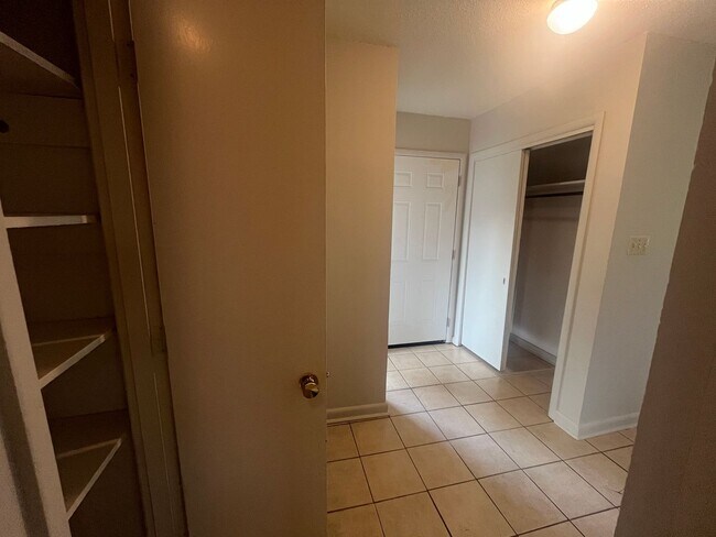 Building Photo - Nice large 3 BR. 1.5 Bath home for rent in Lonoke