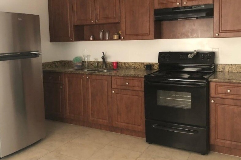 Building Photo - 3389 Hi St