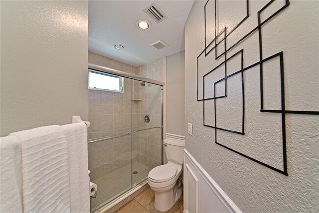 Building Photo - 6589 Fairway Gardens Dr