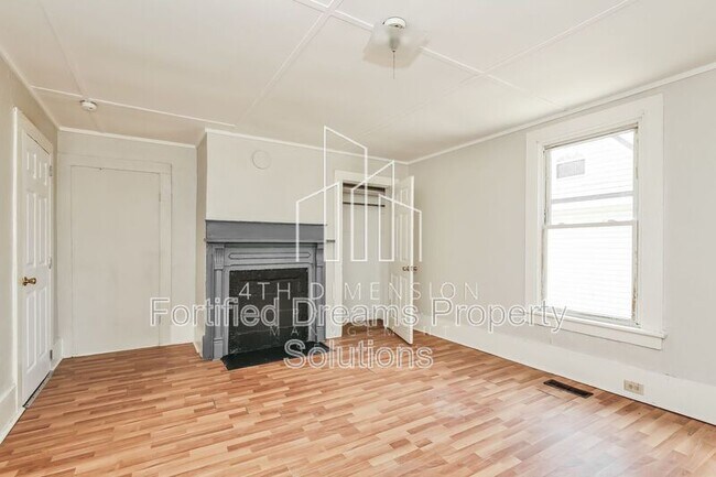 Building Photo - 2214 Nissen Ave