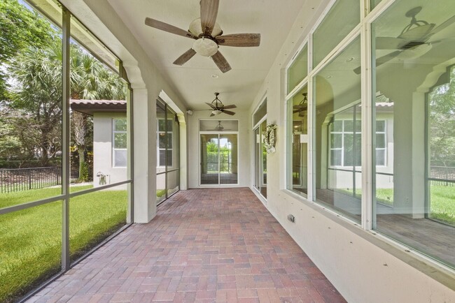 Building Photo - 12520 NW 79th Manor