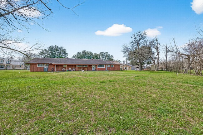 Building Photo - 403 Wrangler Rd