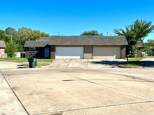 Building Photo - 100 Crawford Ct