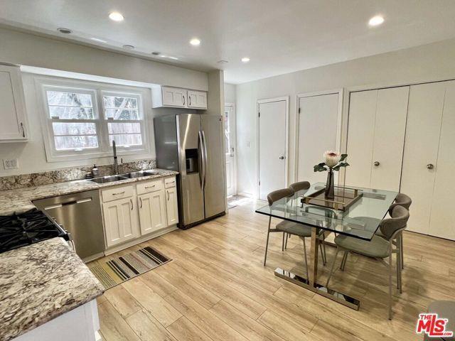 Building Photo - 422 Pacific St