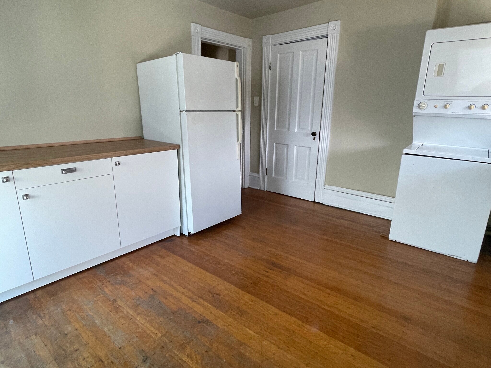 Building Photo - 2424 S Harrison St