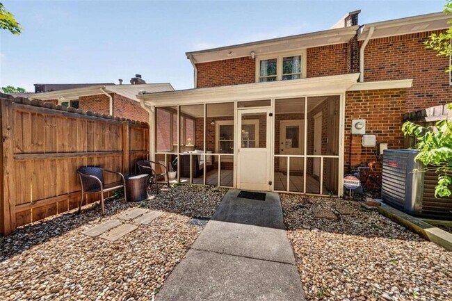Building Photo - 6117 Queen Anne Ct