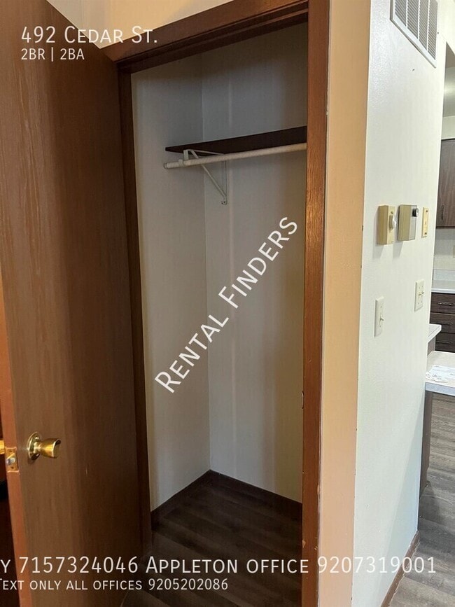 Building Photo - 492 Cedar St