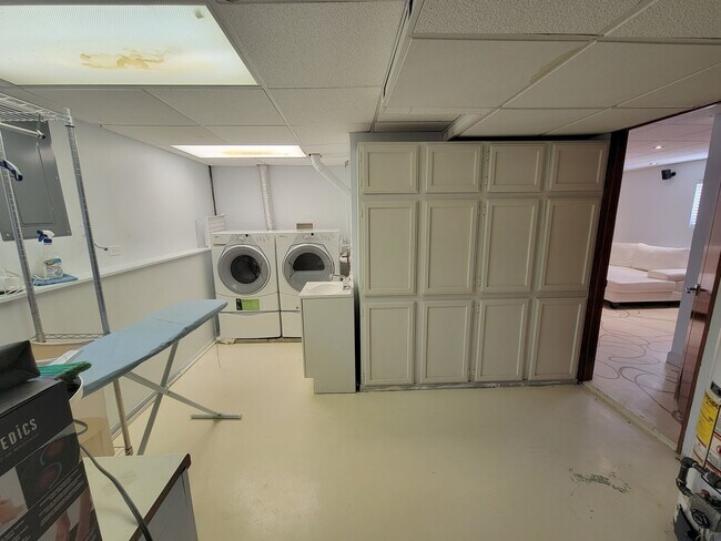 Building Photo - 342 Jervey Ln