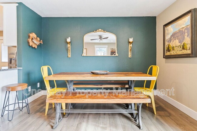 Building Photo - 918 Woodbine Dr