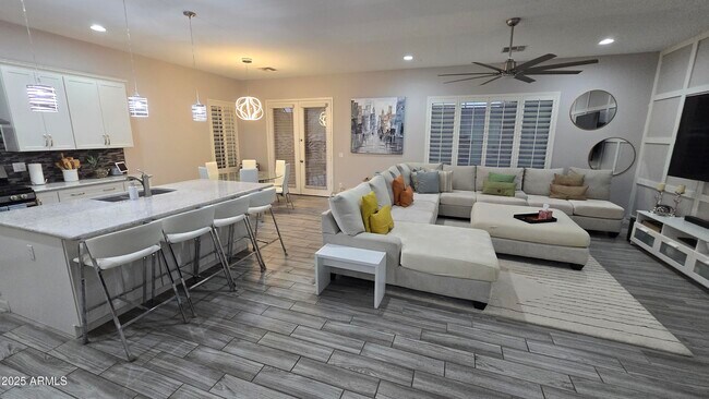 Building Photo - 17591 W Dahlia Dr