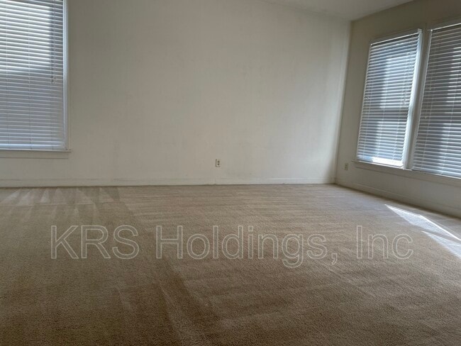 Building Photo - 3215 Omohundro Ave