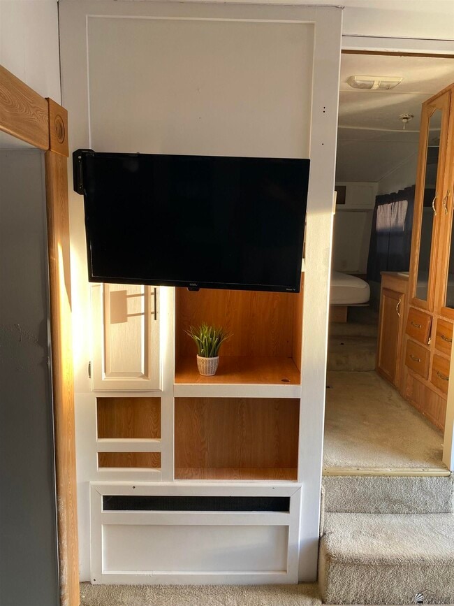 Building Photo - 12617 E 46th Dr