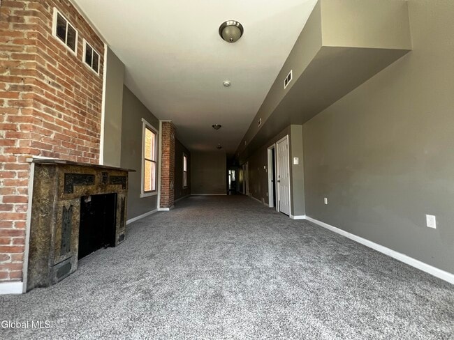 Building Photo - 57 5th Ave