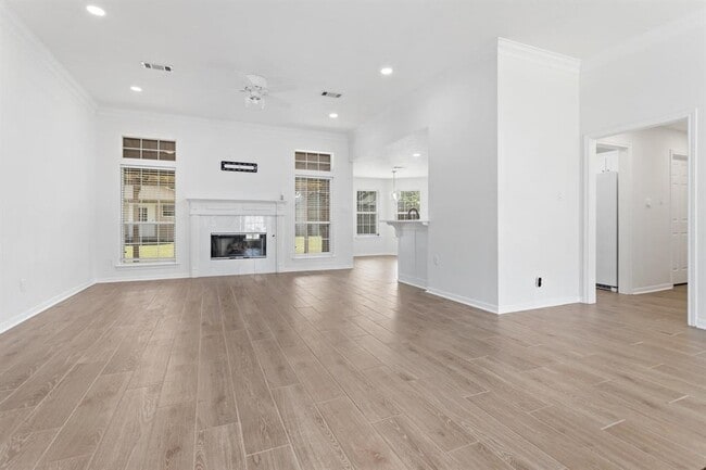 Building Photo - 7673 Rosewood Dr