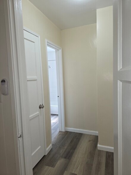 Building Photo - 15726 Halldale Ave