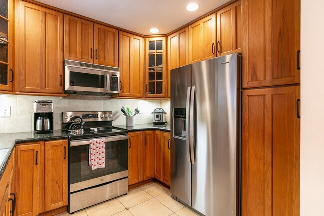 Building Photo - 5760 SW 51st St