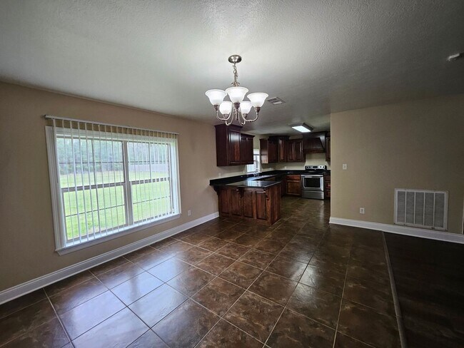 Building Photo - 121 Eagle Pt Dr