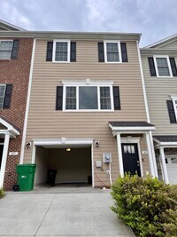 Building Photo - Townhouse for Rent in Spring Oaks!