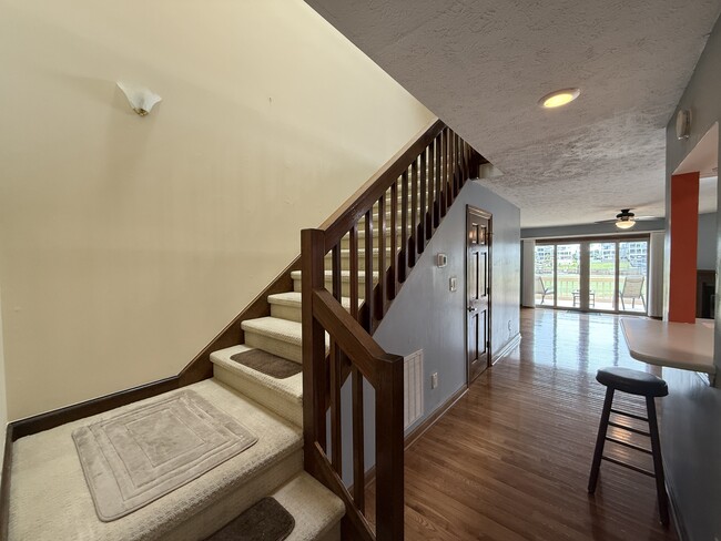 Building Photo - 4016 Fairway Lakes Dr
