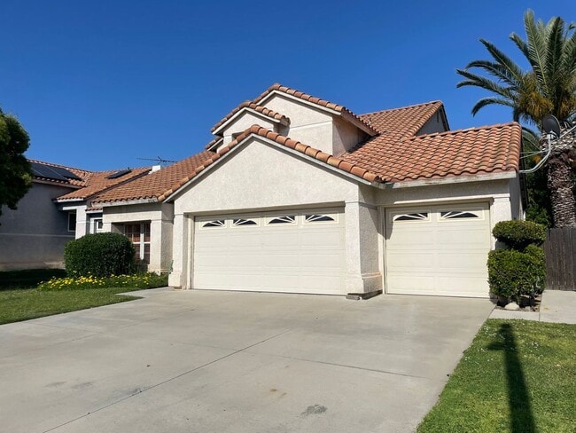 Primary Photo - Highly Desirable 4b/3b Orangecrest Home