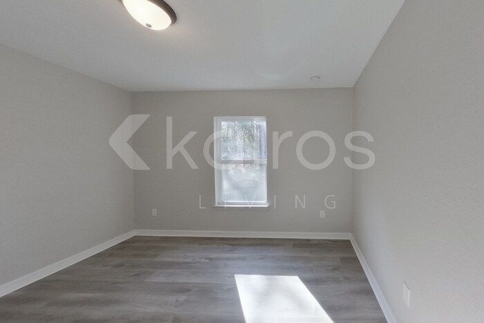 Building Photo - 820 Marion Oaks Manor