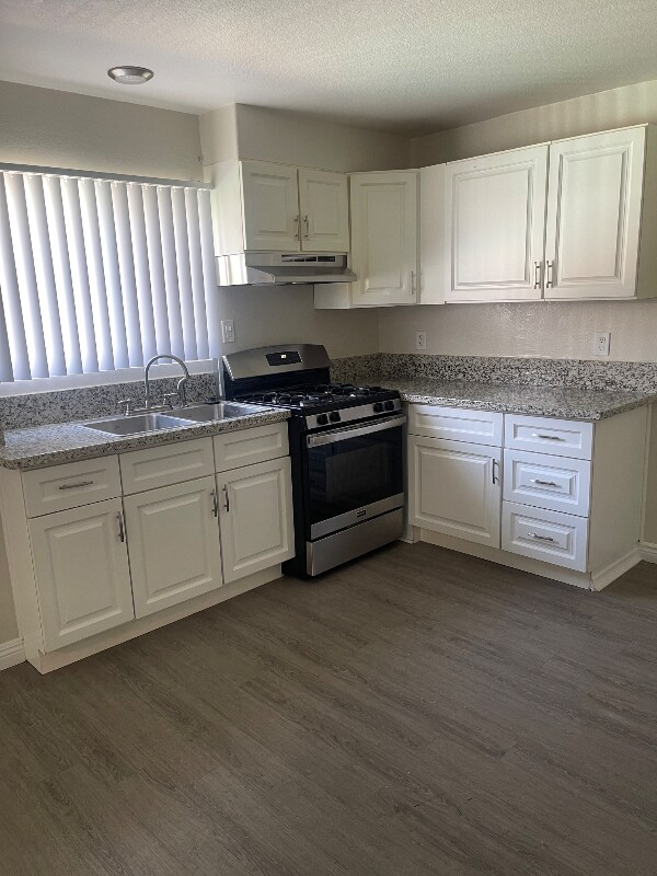 Building Photo - 14323 Cerise Ave