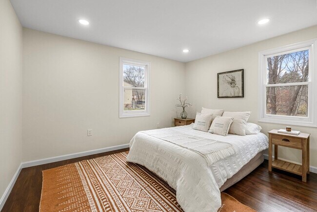 Building Photo - 7 Old North Rd