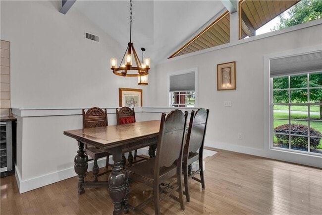 Building Photo - 225 Jayne Ellen Way