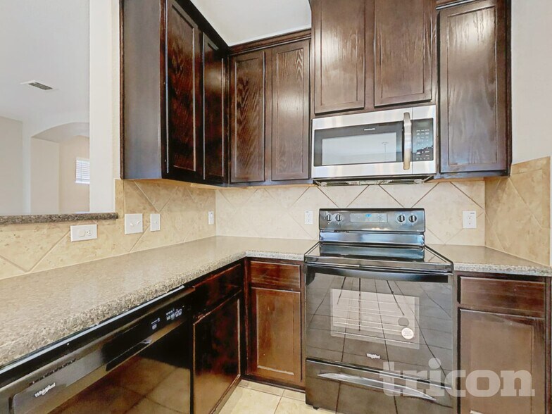 Building Photo - 1819 Mobeetie Tr