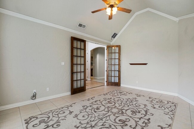 Building Photo - Custom Built Home with POOL