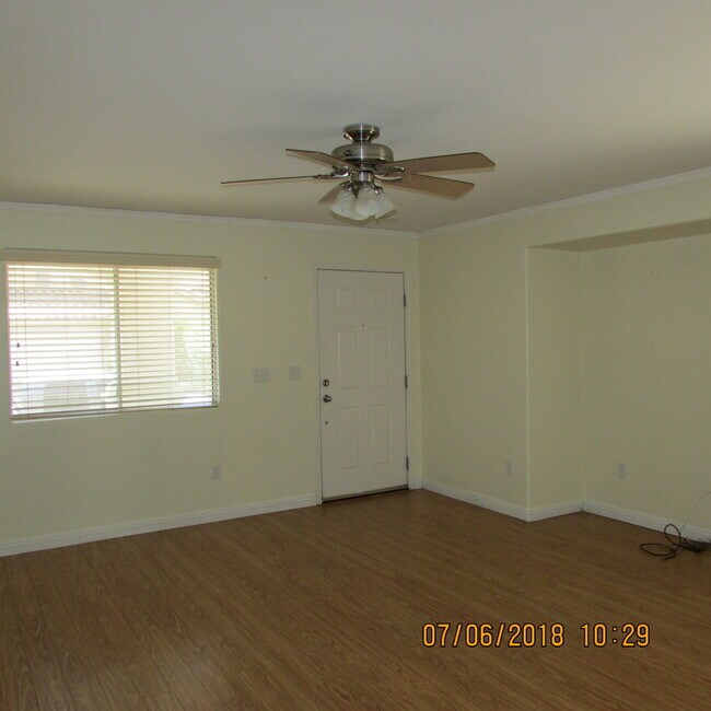 Building Photo - Adorable 2 Story Home!