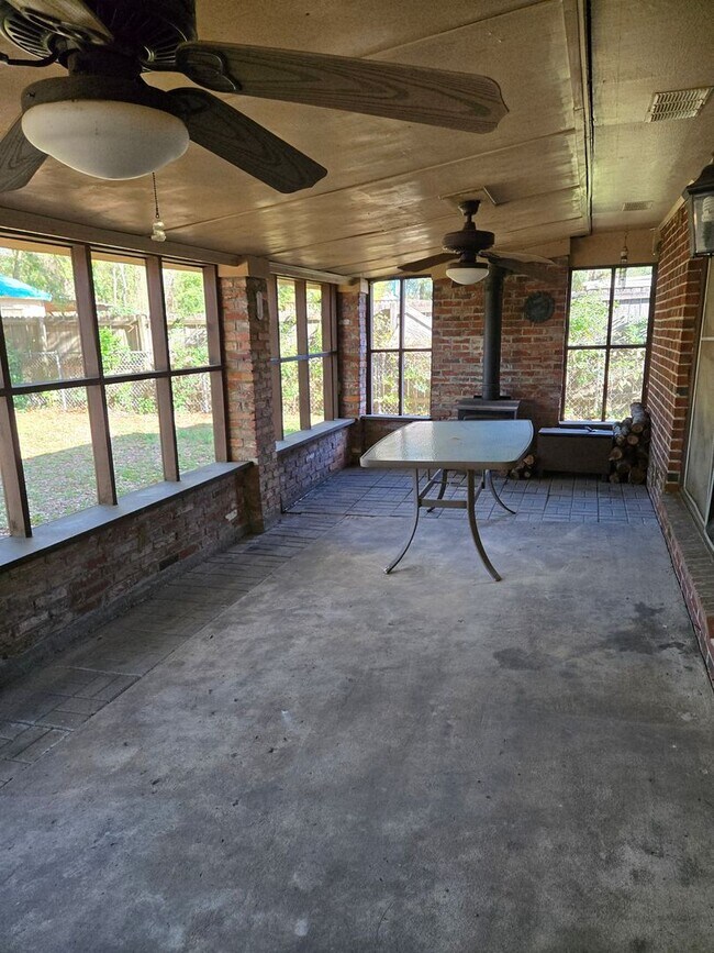 Building Photo - FOR RENT in North Columbus! Available Now!